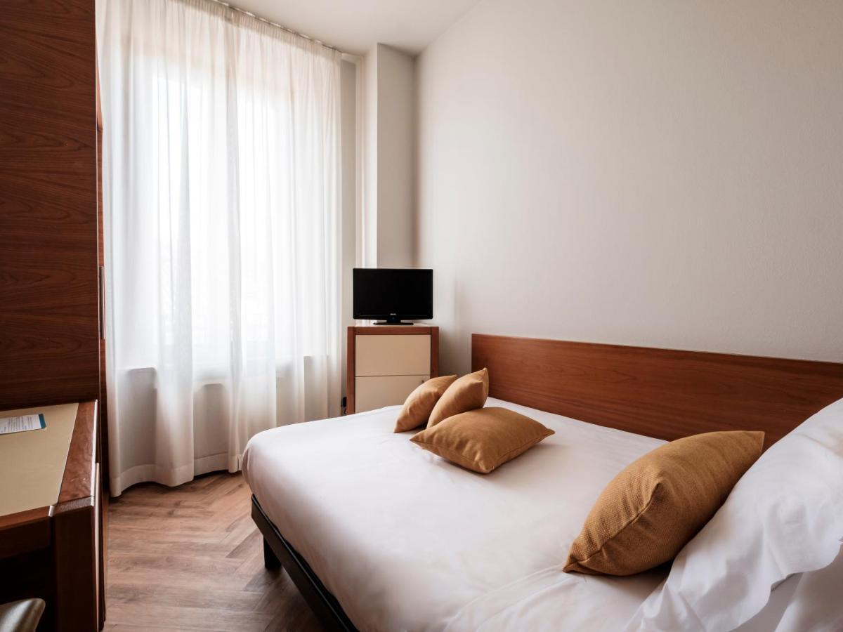 Hotel Lory Forli Bagian luar foto