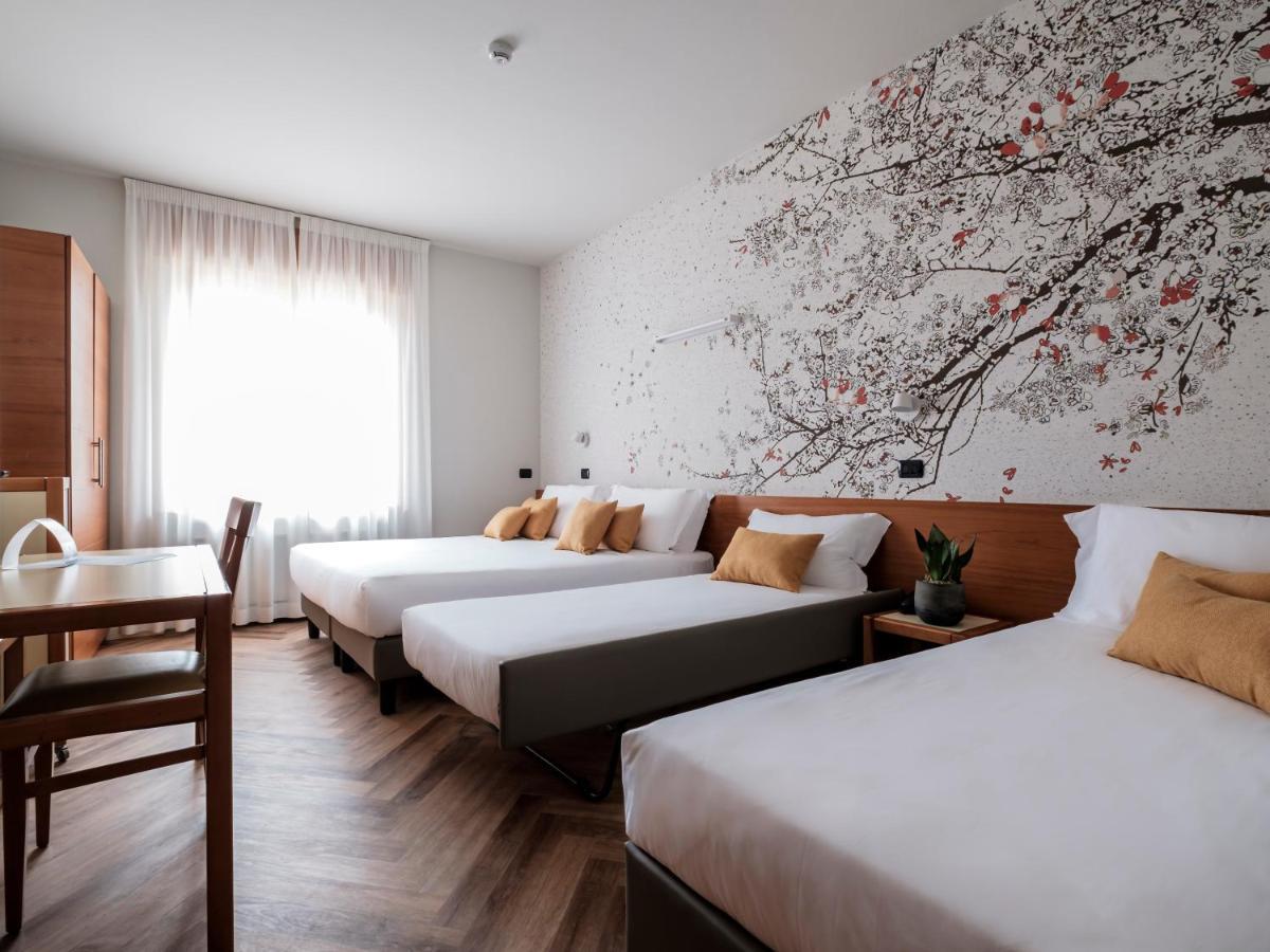 Hotel Lory Forli Bagian luar foto