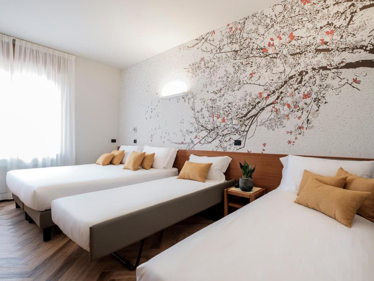 Hotel Lory Forli Bagian luar foto